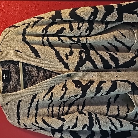OTHER UK gray zebra cardigan - Picture 5 of 6